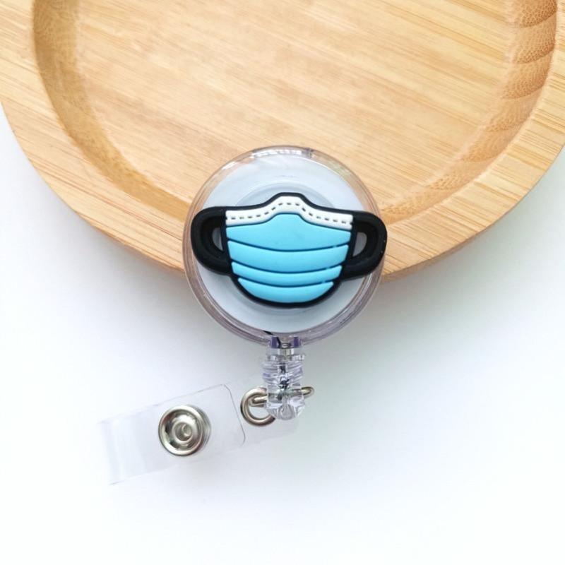 Fivela retrátil médica dos desenhos animados médico enfermeira licença de trabalho cordão criativo fácil de puxar fivela certificado marca nome