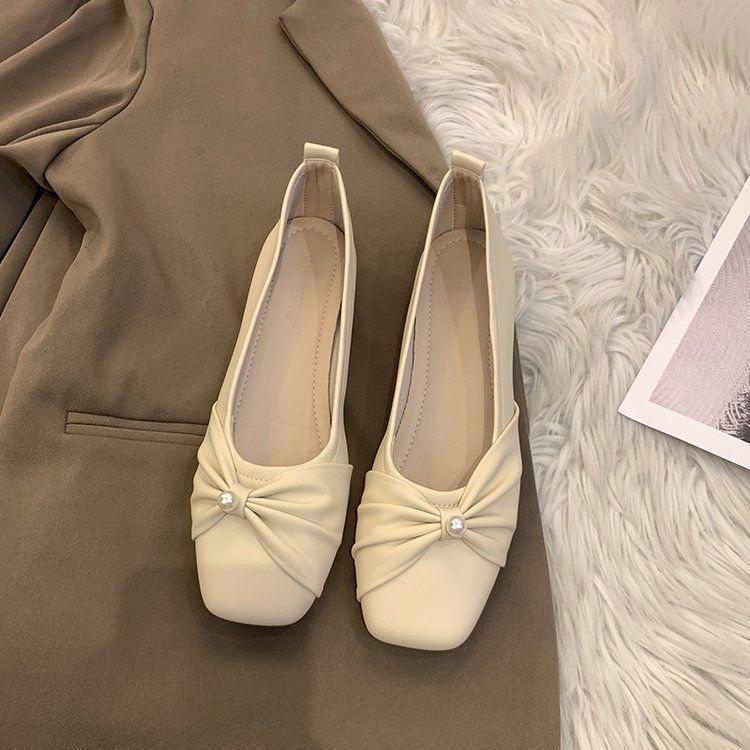

French low-heeled Mary Jane evening single shoes women s 2025 new flat-bottomed versatile skirt grandma shoes mother ladyshoes 40