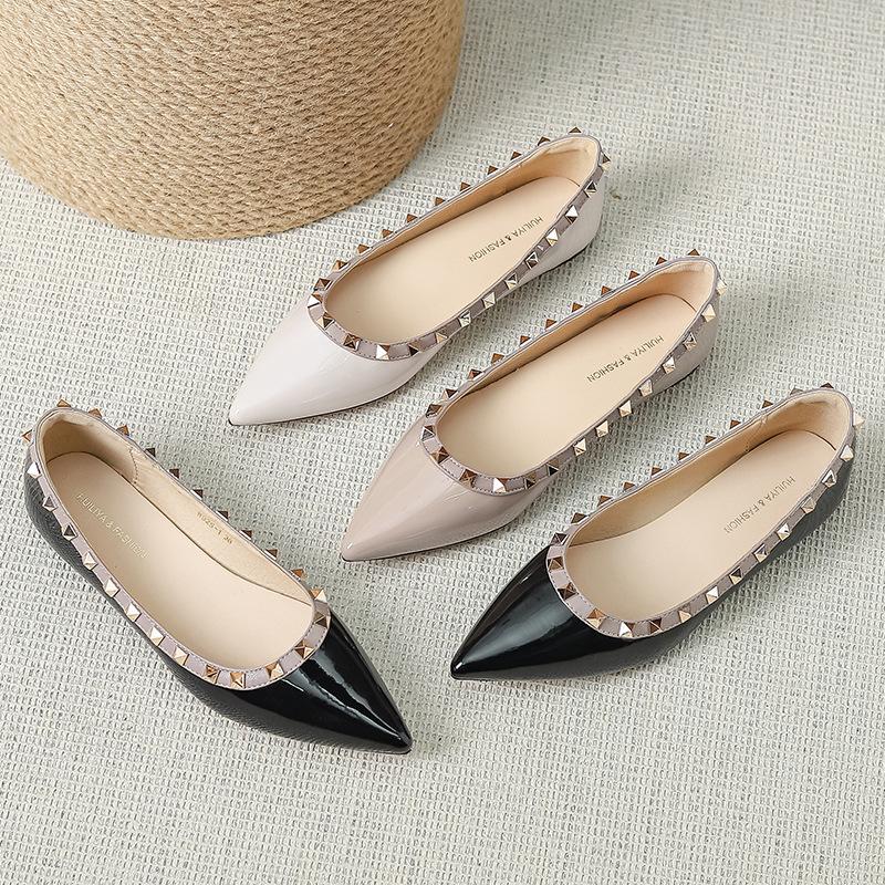 Large size 35-43 pointed head rivet flat sole single shoes women's shallow mouth soft sole versatile flat heel boat shoes temperament women's shoes