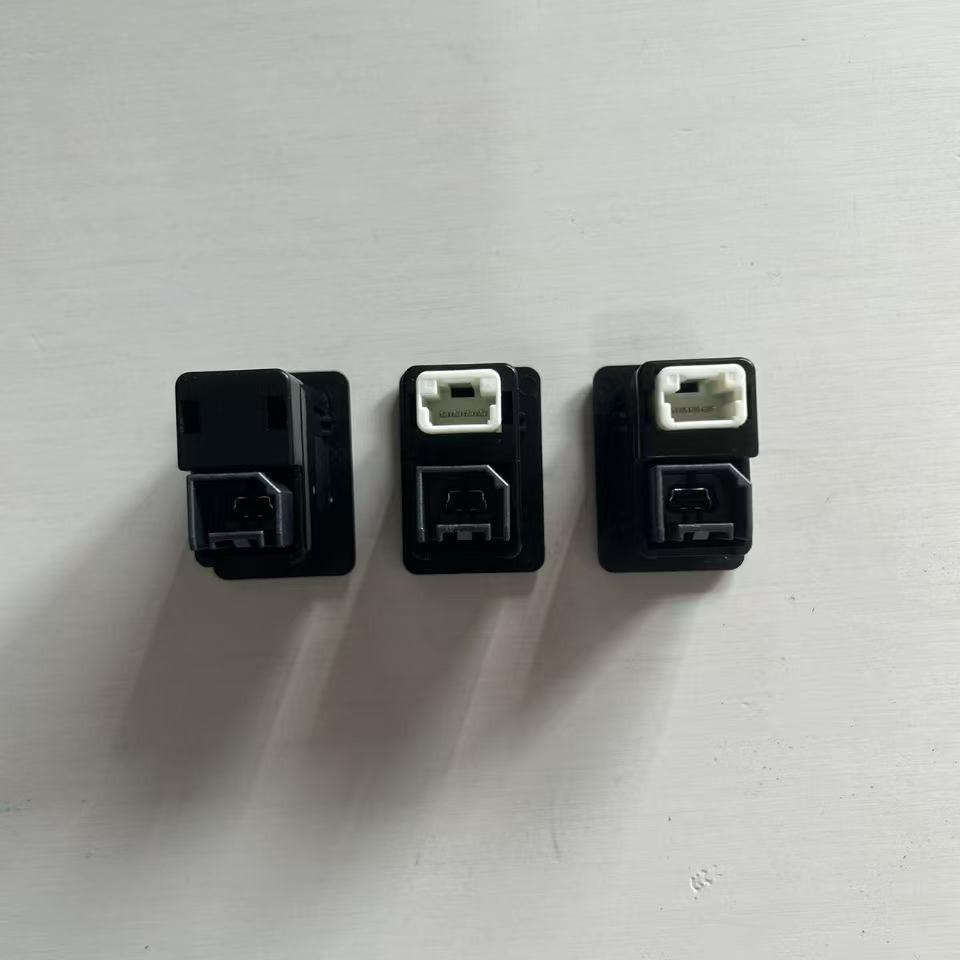 28023-5AA0A-B321 USB Interface AUX Audio Jack for 2016-2017 Nissan