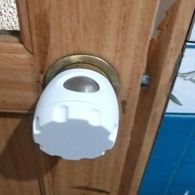 2/4 ks Bezpečnostní kryt na kliku dveří Bezpečnost dětí Kryt na kliku dveří Závitový design rukojeti Opakovaně použitelný Domácí chránič Dítě