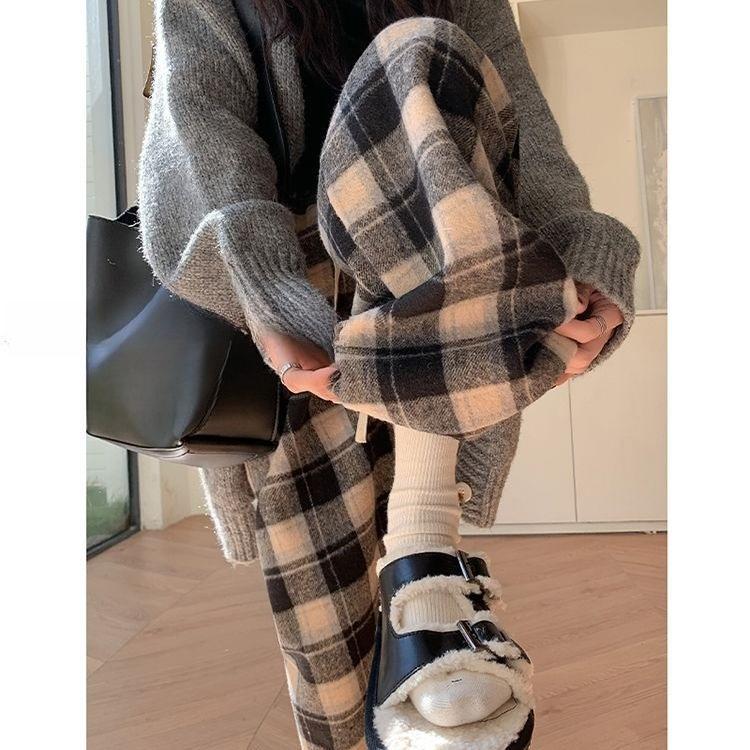 Coffee-colored Retro Checkered Casual Pants for Women In Autumn and Winter, Thickened and Fleece High-waisted Woolen Loose Floor-length Pants