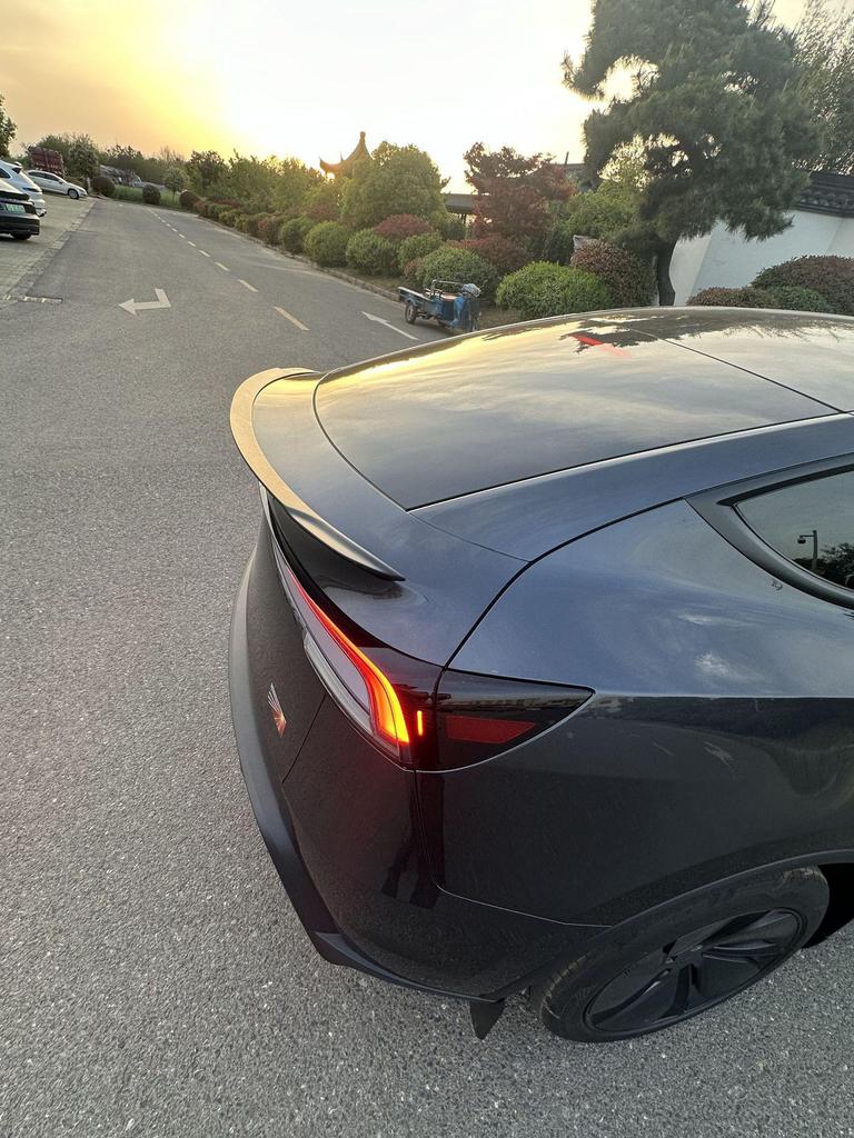 High-Performance Carbon Fiber Rear Spoiler for Tesla Model Y/3