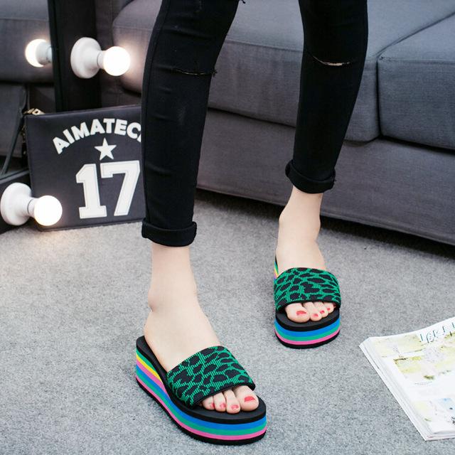 

2023 летние женские сандалии, тапочки, банные тапочки на платформе, пляжные сланцы на танкетке, шлепанцы на высоком каблуке, пляжные шлепанцы 38