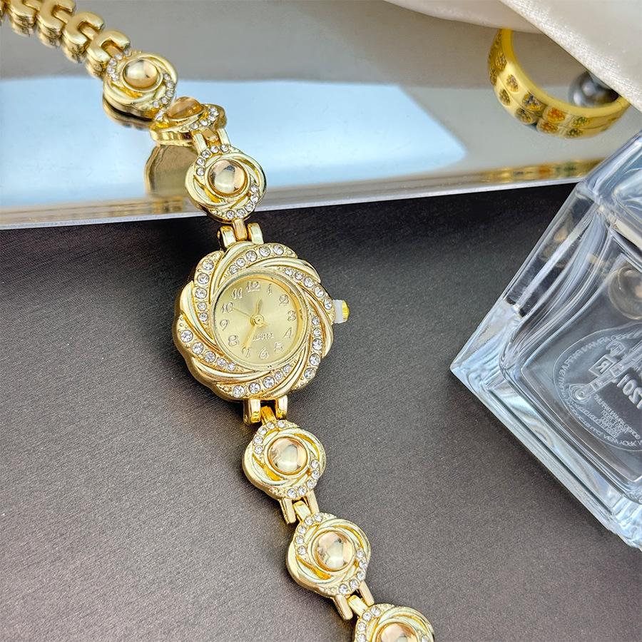 Chalcedony Diamond Women's Light Luxury Niche Bracelet Watch Gold Sunflower Quartz Watch