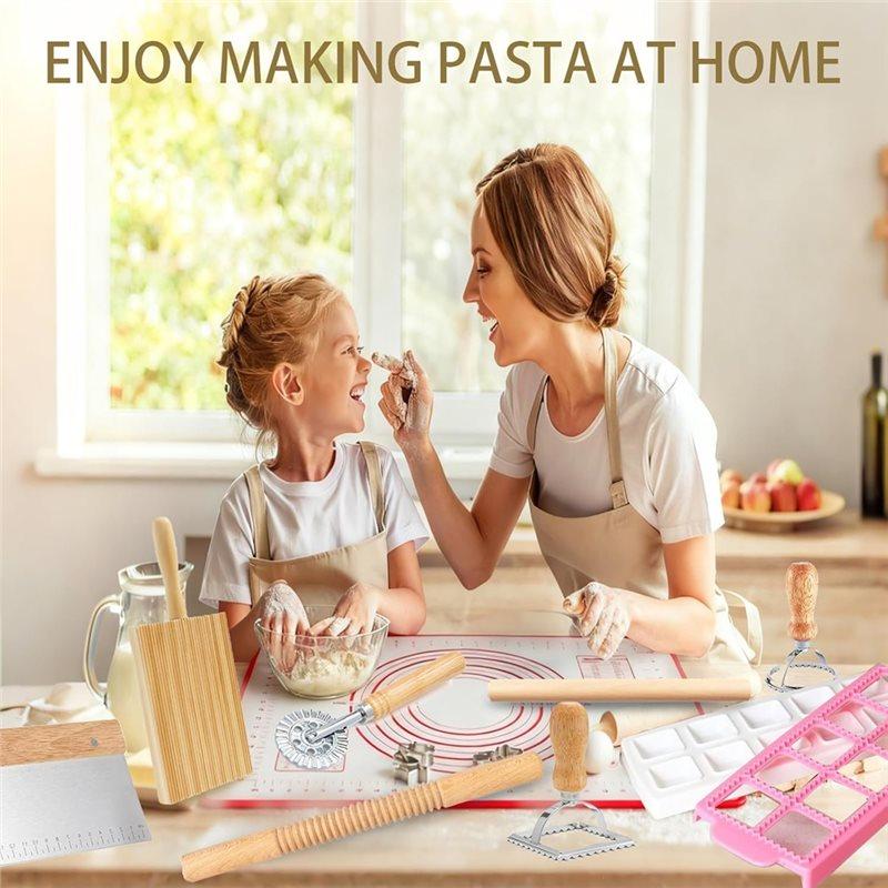AT19-Kit Attrezzi per Fare la Pasta Include Set per Ravioli, Mattarelli, Gnocchiere, Stampini, Tagliapasta e Tappetino da Forno