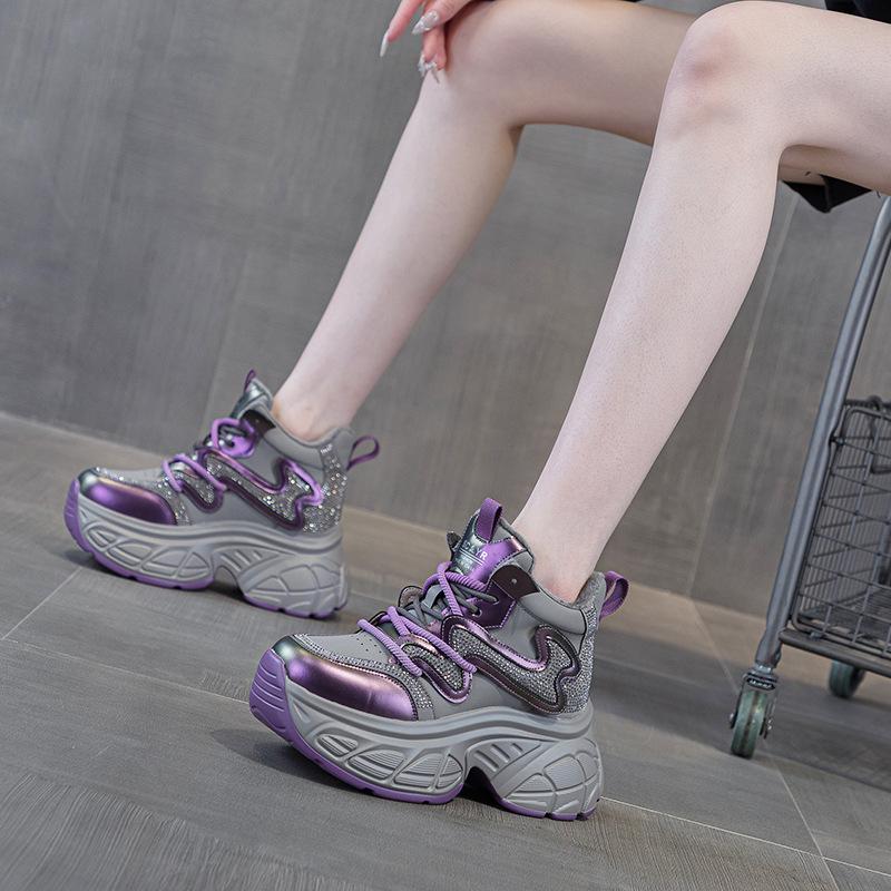 Platform dad shoes are new in spring, and the inner height of the same style has increased by 9cm. Casual and versatile fashion style