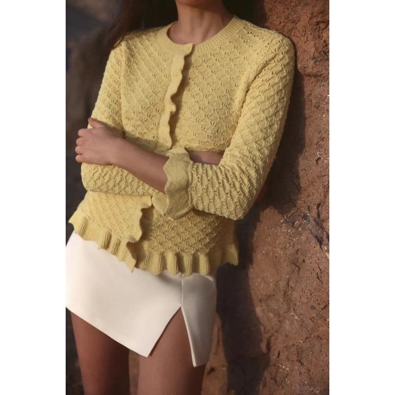 

Europe s Best-Selling Hollow Lace Knit Cardigan Small жёлтый