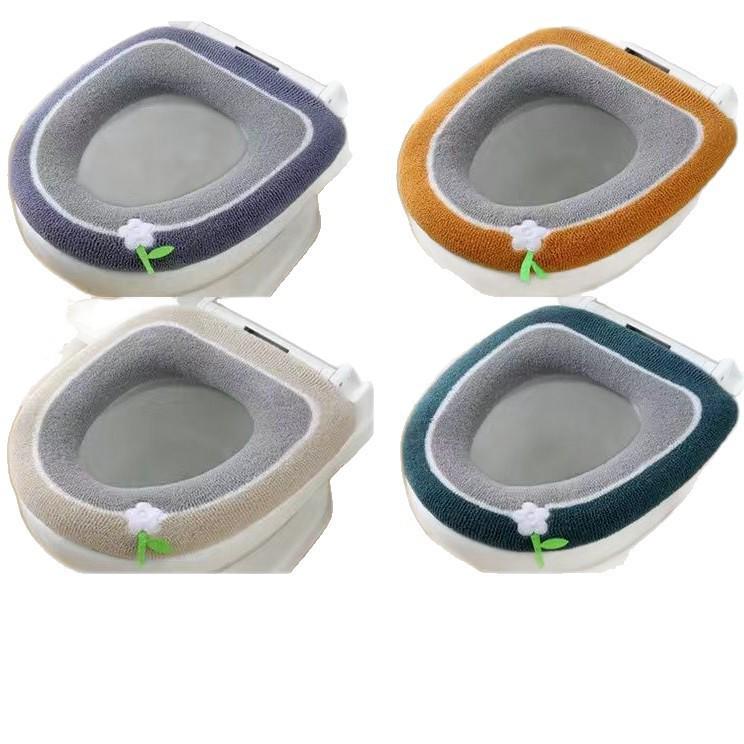 

Plush Winter-Ready Universal Toilet Seat Cushion