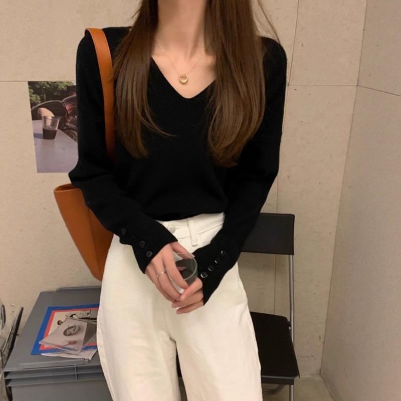 V-neck bottoming shirt women's summer long-sleeved gentle sweater new design sense niche knitted sweater top