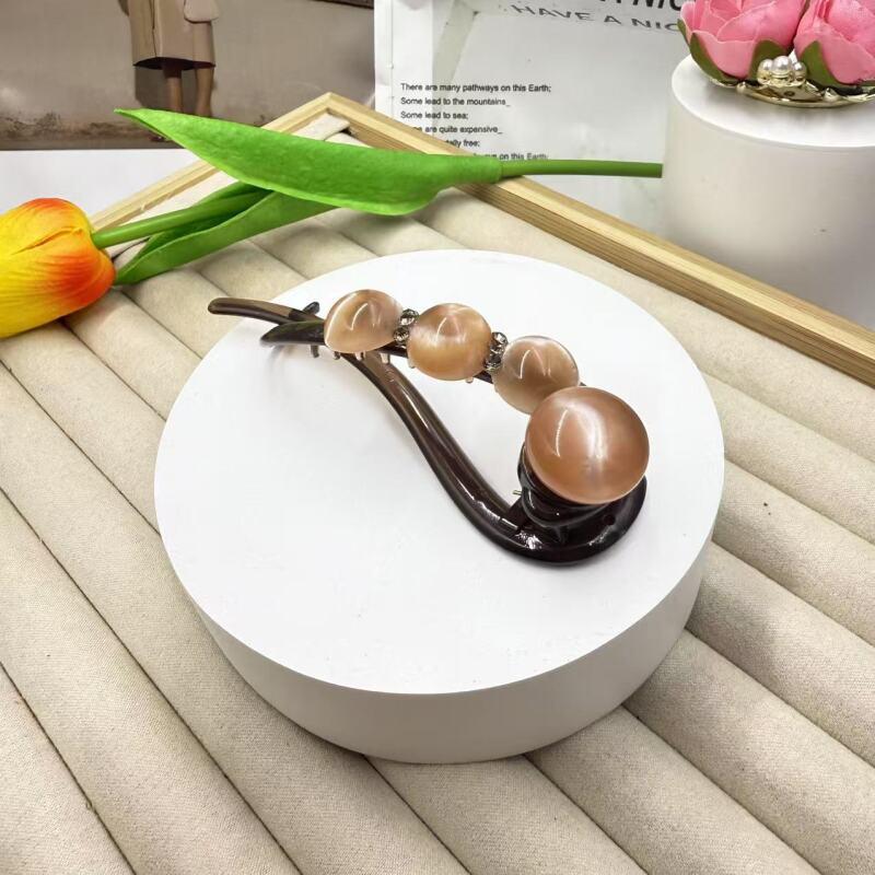 Elegant Women's Hair Accessories: Twist Hairpin, Claw Clip, Lazy Clip, Duckbill Clip for Stylish Buns and Hairstyles