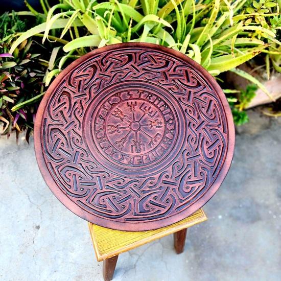 

Щит викингов Вегвизир, гравированный деревянный компас, кельтский дизайн