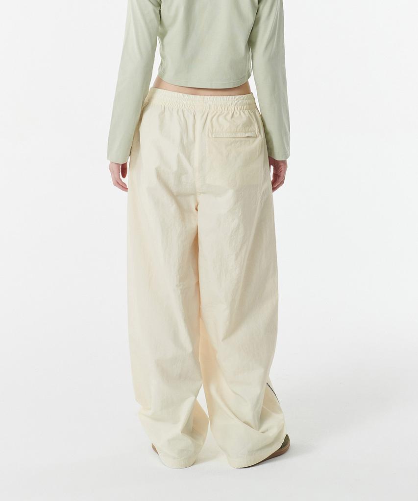 MUSINSA STANDARD WOMAN Women'S Side Line Wide Track Pants [Cream]