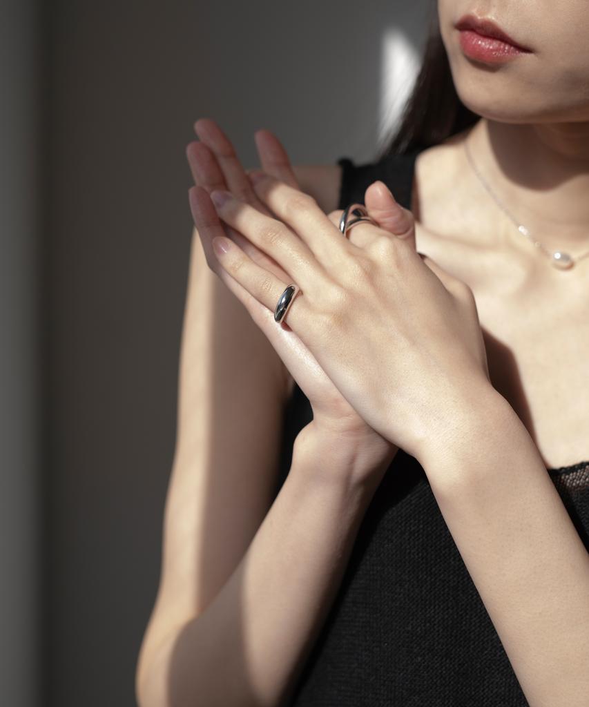 Novice Tokyo Volume Pinky Ring / Silver