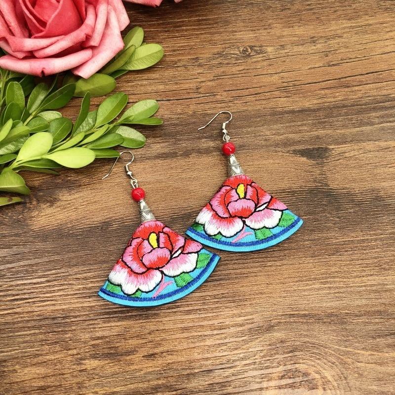Hand-embroidered retro fabric earrings, flower fringed versatile femininity, stage performance, earrings, earrings.