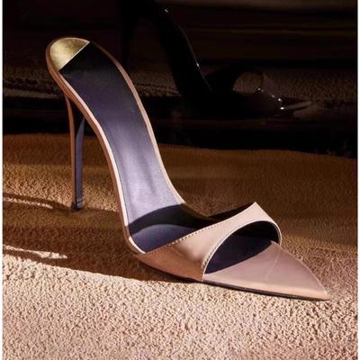 Mode 2025 Été Nouveau Style Bout Pointu Talons Hauts Sandales en Cuir Verni pour Femmes Une Bride Compensées Fines Noir Polyvalent Design Simple
