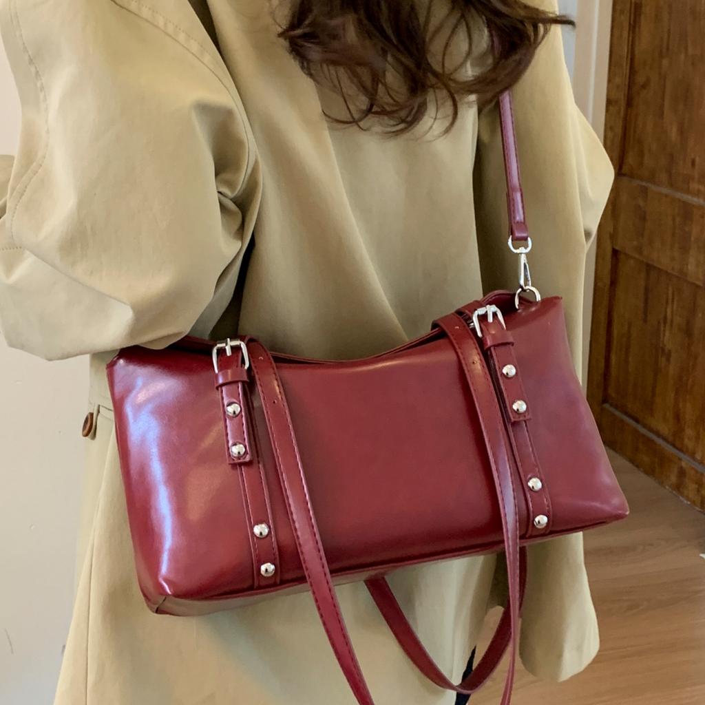 Oil Wax Leather Retro Underarm Bag Women's 2025 New High-end Niche Commuter Bag Fashion Shoulder Messenger Bag Tide