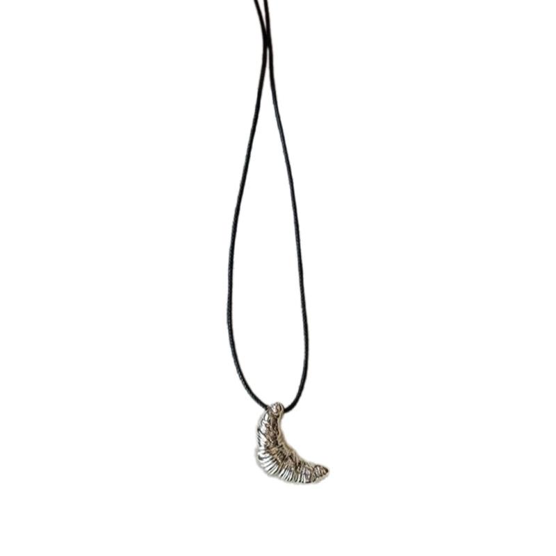 Unique Designs Cow Horn Pendant Adjustable Sturdy Black Rope Chain Necklace Jewelry Accessory for Stylish Women