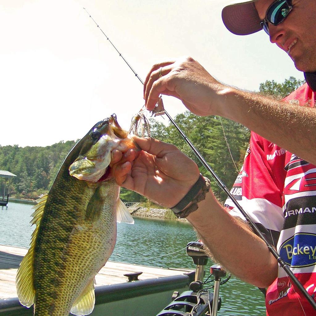 Bass Fishing Lures Kit Fishing Buzzbait Lure Bass Spinner Baits Kit Buzzbait for Bass Fishing Multicolor Swimbait Topwater Lure Hard Metal