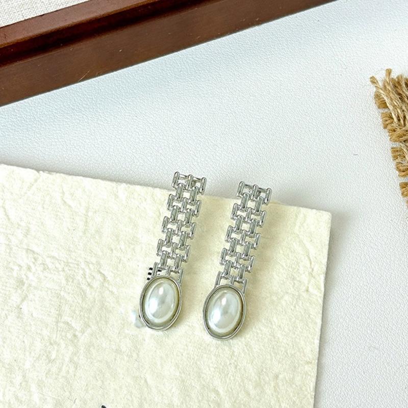 Stylish Pearls Earrings Eye Catching Earrings Alloy Texture Comfortable Pearls Earrings for Daily Wear and Parties