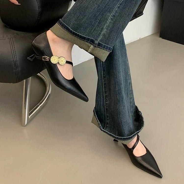 Xiaoxiangfeng Mary Jane Shallow Mouth Single Shoes Women's 2025 Autumn New Pointed Evening Wind Flat Bottom One-word Belt Small Leather Shoes