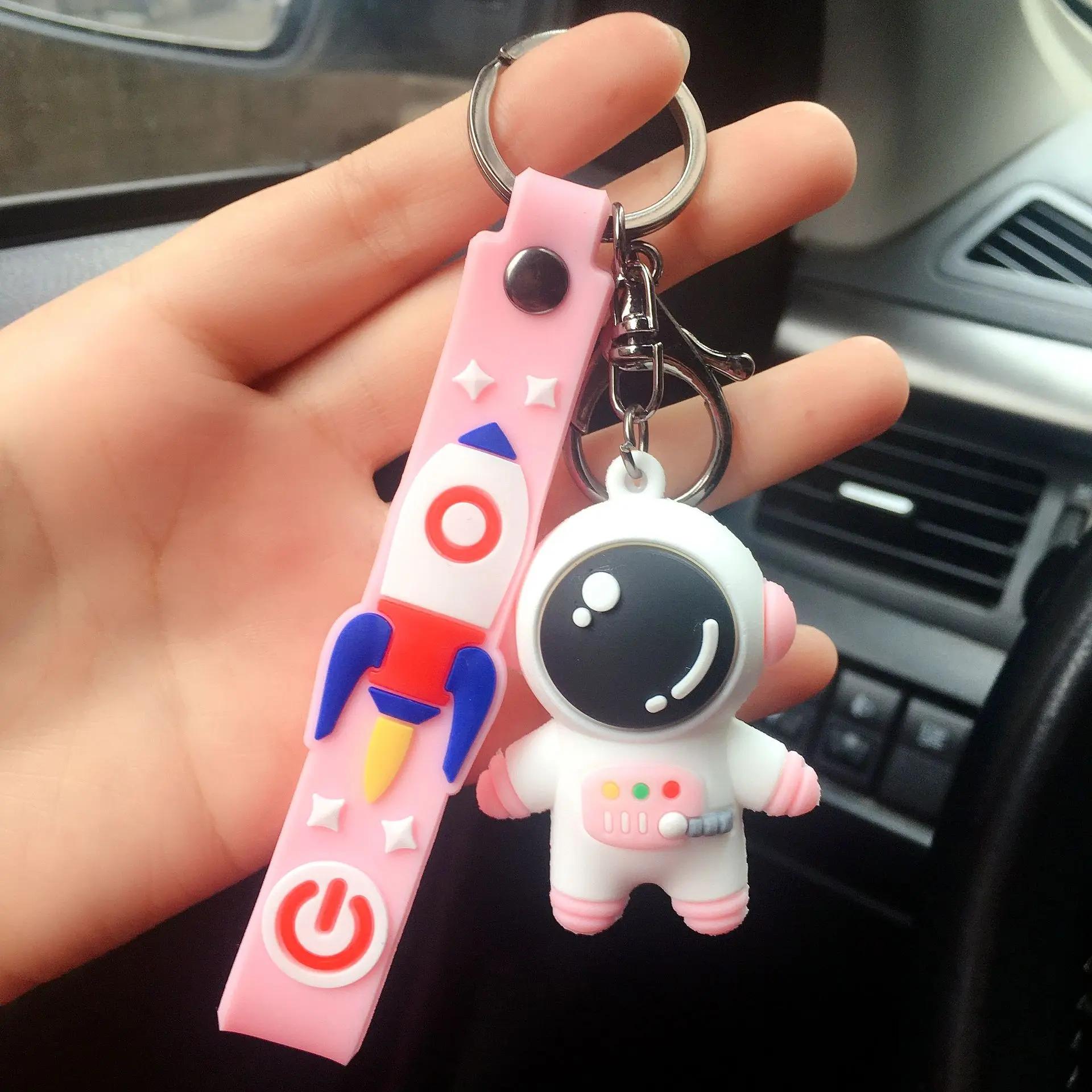 

Автомобильный брелок для ключей, креативный мультяшный астронавт, трехмерный кулон в виде космонавта, милый автомобильный аксессуар для интерьера, подарки
