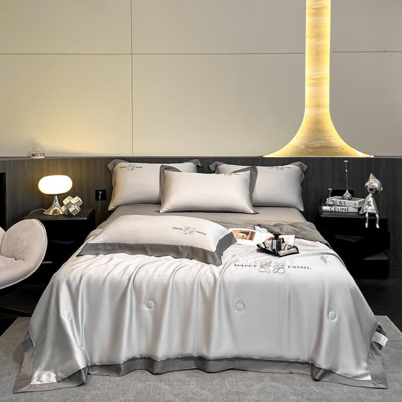 

Yuanmuxiong Summer Luxury Embroidered Cooling Quilt