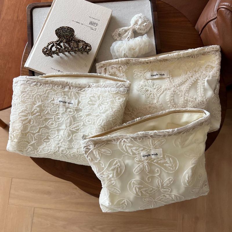 Elegant Cosmetic Organizer Boho Cosmetic Bags French Style Pouch Beige Lace Embroidery Minimalist Floral Makeup Bag for Women