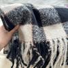 Neuer Temperament Koreanischer Stil Weiß Blau Karierter Schal Damen Winter Warm Imitation Kaschmir Quaste Schal
