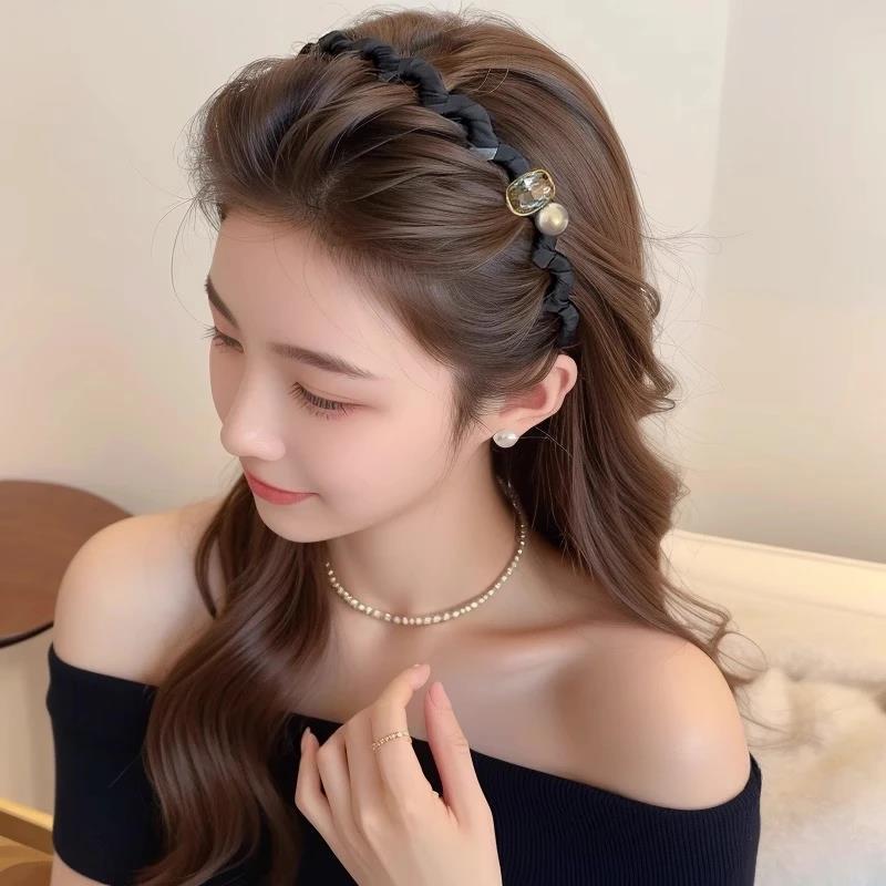 High-end Minimalist Anti-Slip Wave Skull Headband for Face Washing & Hair Styling