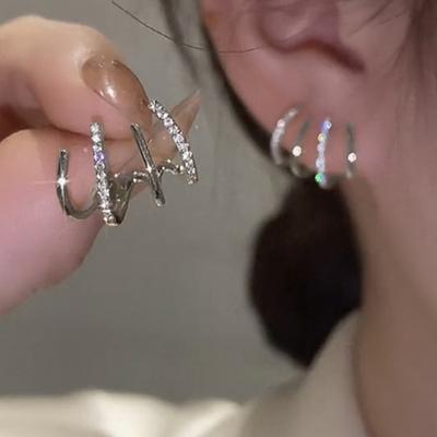 Huitan Sparkling Claw Stud Earrings for Women Ear Piercing Delicate Female Accessories Fashion Versatile Jewelry Drop Shipping