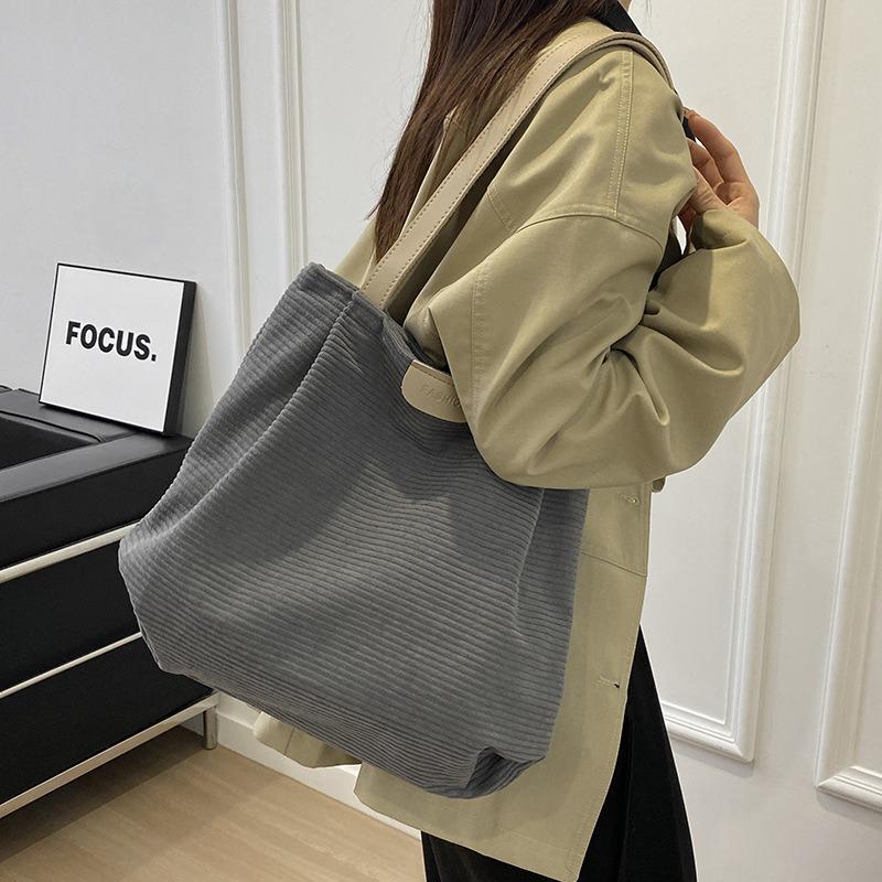 New armpit bag casual lazy wind large capacity tote bag women's retro handbag commuter versatile shoulder bag