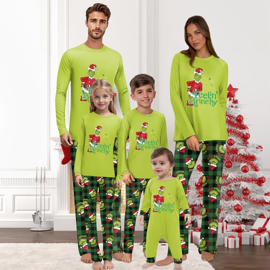 Passende Familiensets mit Weihnachtsmotiven, Langarmshirts und Hosen