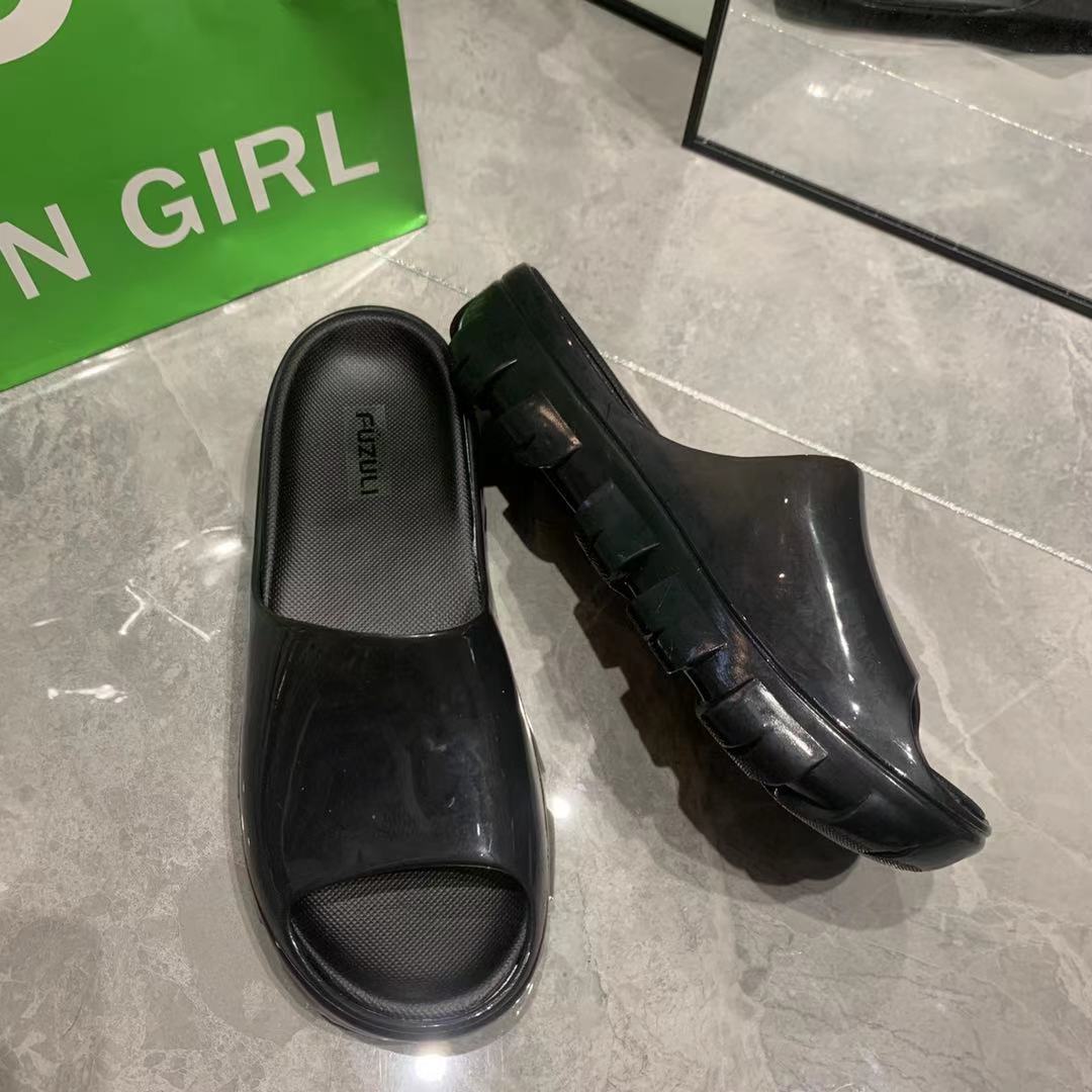 

Новые тапочки на толстой подошве женские домашние домашние банные нескользящие классные тапочки для ванной парные простые односложные тапочки 36 чёрный