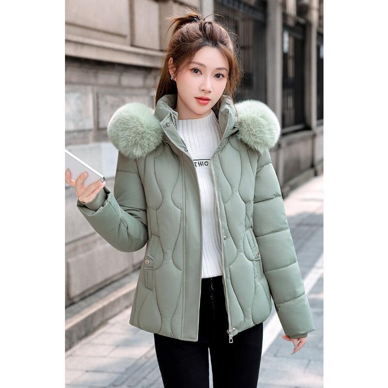 

Новая женская короткая модная хлопковая одежда на пуху с большим меховым воротником и капюшоном, высококачественная утолщенная хлопковая куртка, тренд 3XL