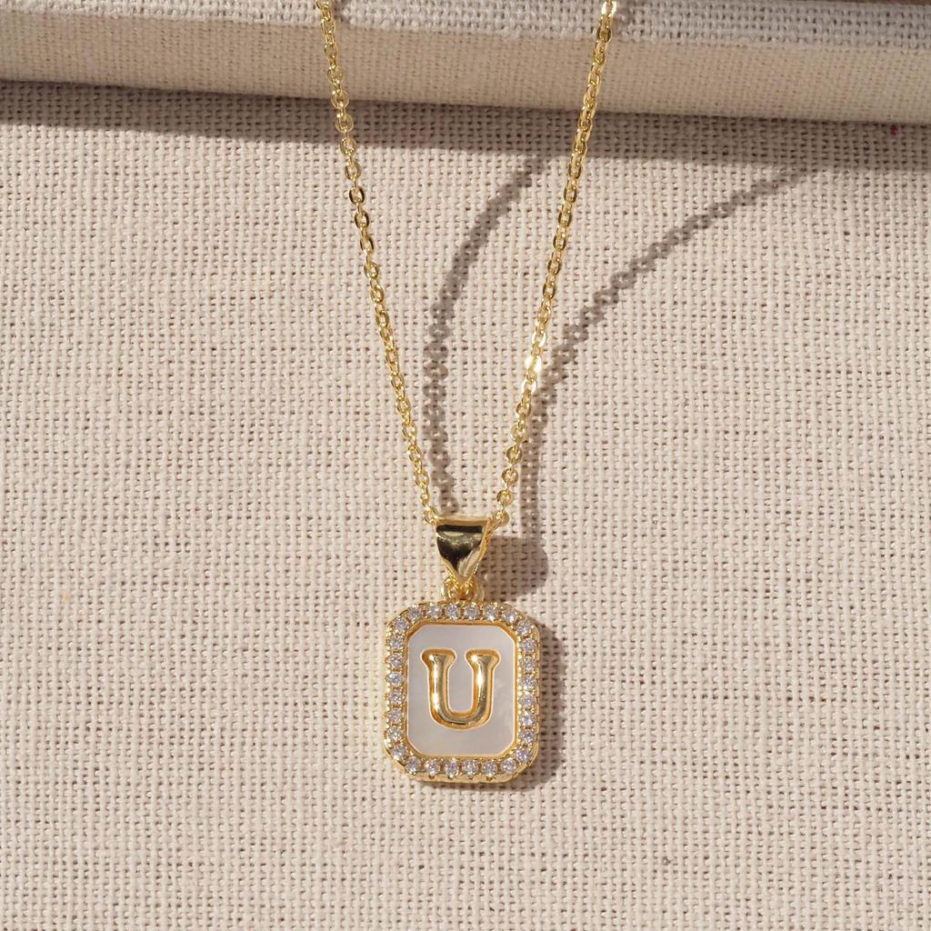 Gold-Plated Copper Shell 26 English Letters Pendant Necklace for Women - Niche Fashion Jewelry