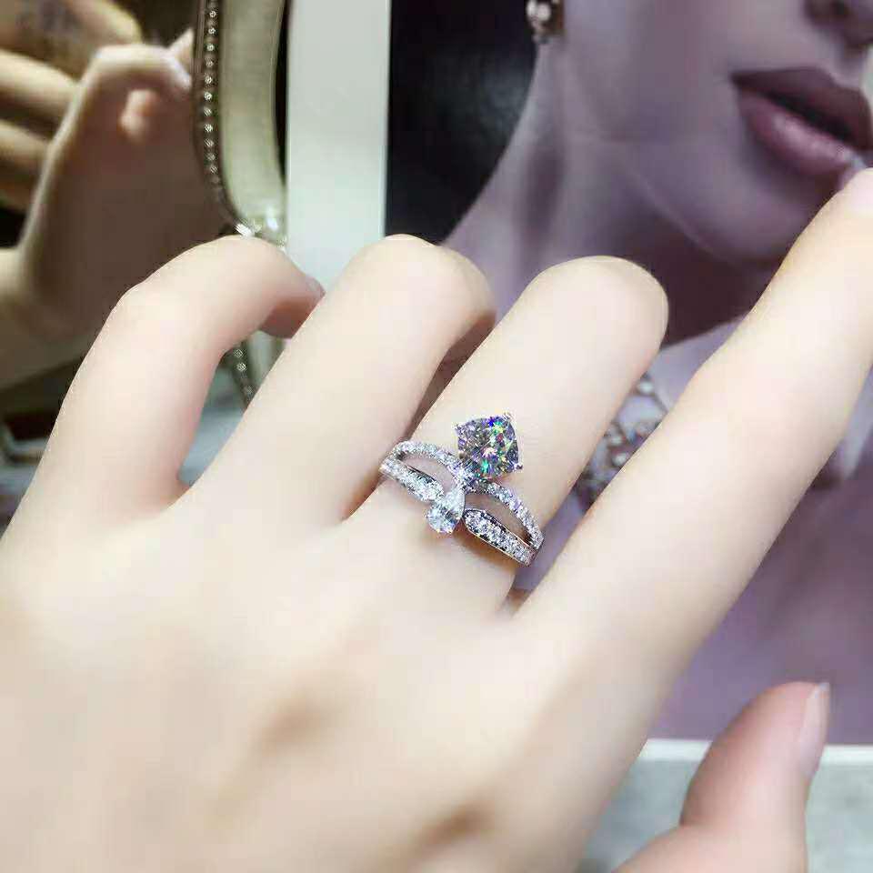 

Exquisite Crown Double Layer Princess Adjustable Diamond Ring - Women s Light Luxury Square Design