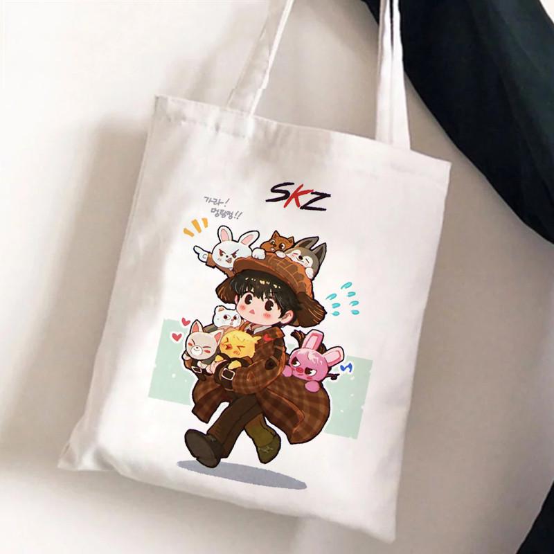 Plátěná kabelka se potiskem Skzoo od Stray Kids - Dámská ležérní taška přes rameno 03