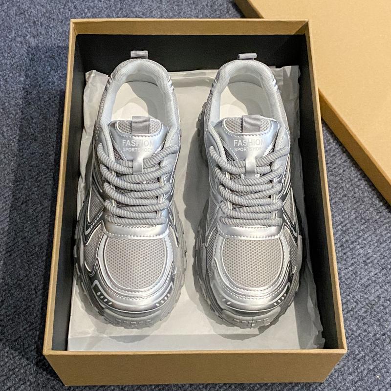 

Мода 2024 года. Универсальные и модные женские кроссовки для бега в сочетании с удобной повседневной спортивной обувью с мягкой подошвой. 40 серебряный