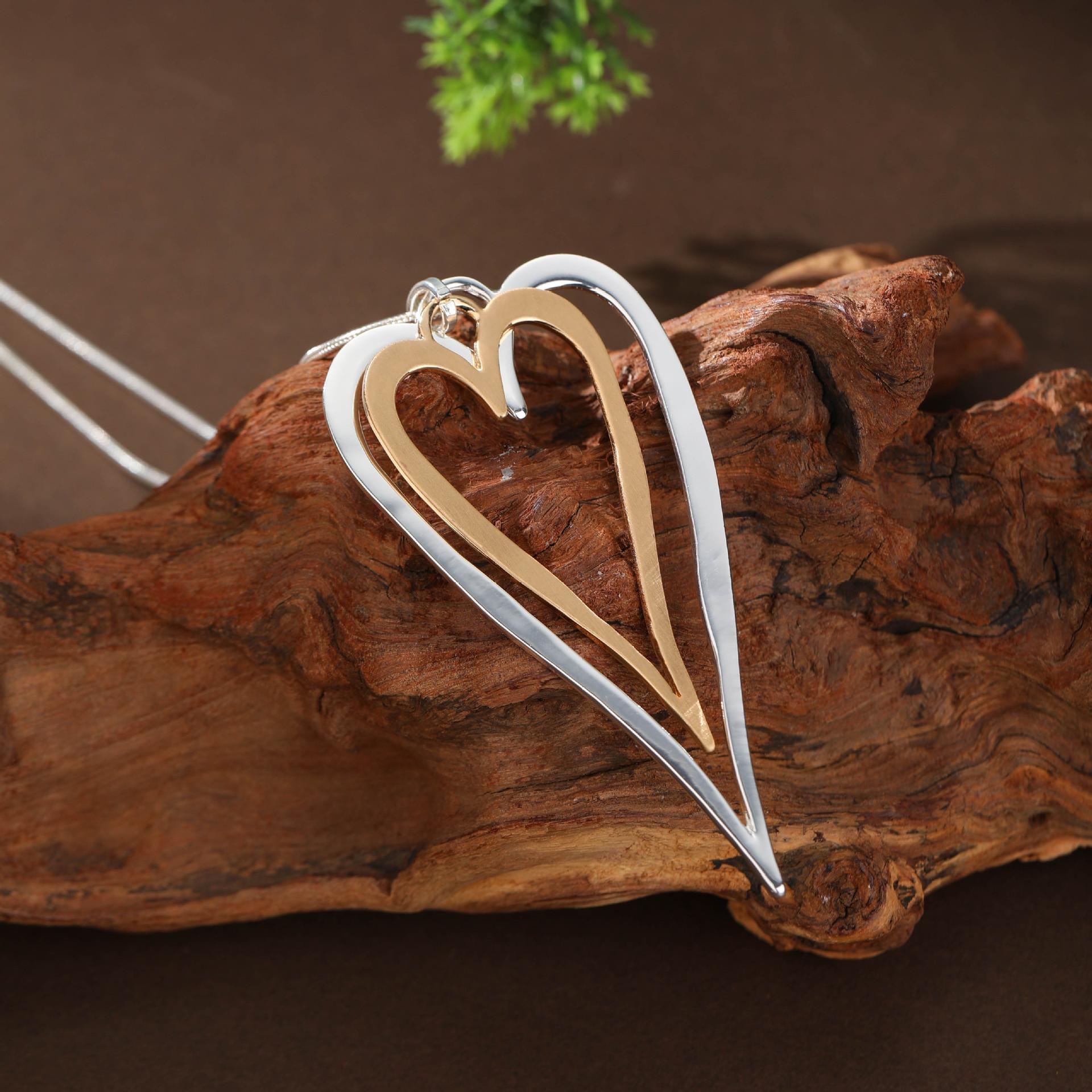 

Новая ручная работа, матовый полый двухслойный кулон-сердце, женское преувеличенное универсальное гладкое ожерелье-подвеска