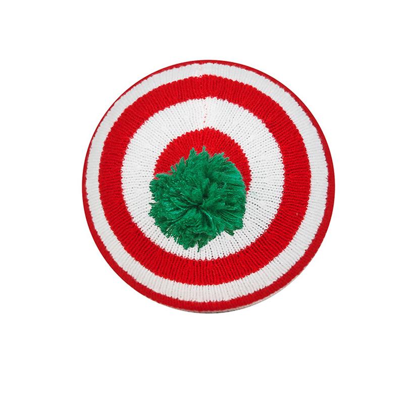 Осенне-зимняя вязаная шапка в красную и зеленую полоску с меховым шариком — фото 9