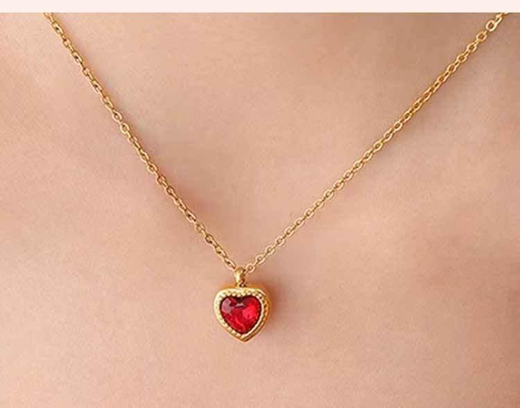 Peach Heart Zircon Pendant Necklace, Gold-Plated Titanium Steel, Sweet and Versatile Everyday Clavicle Chain