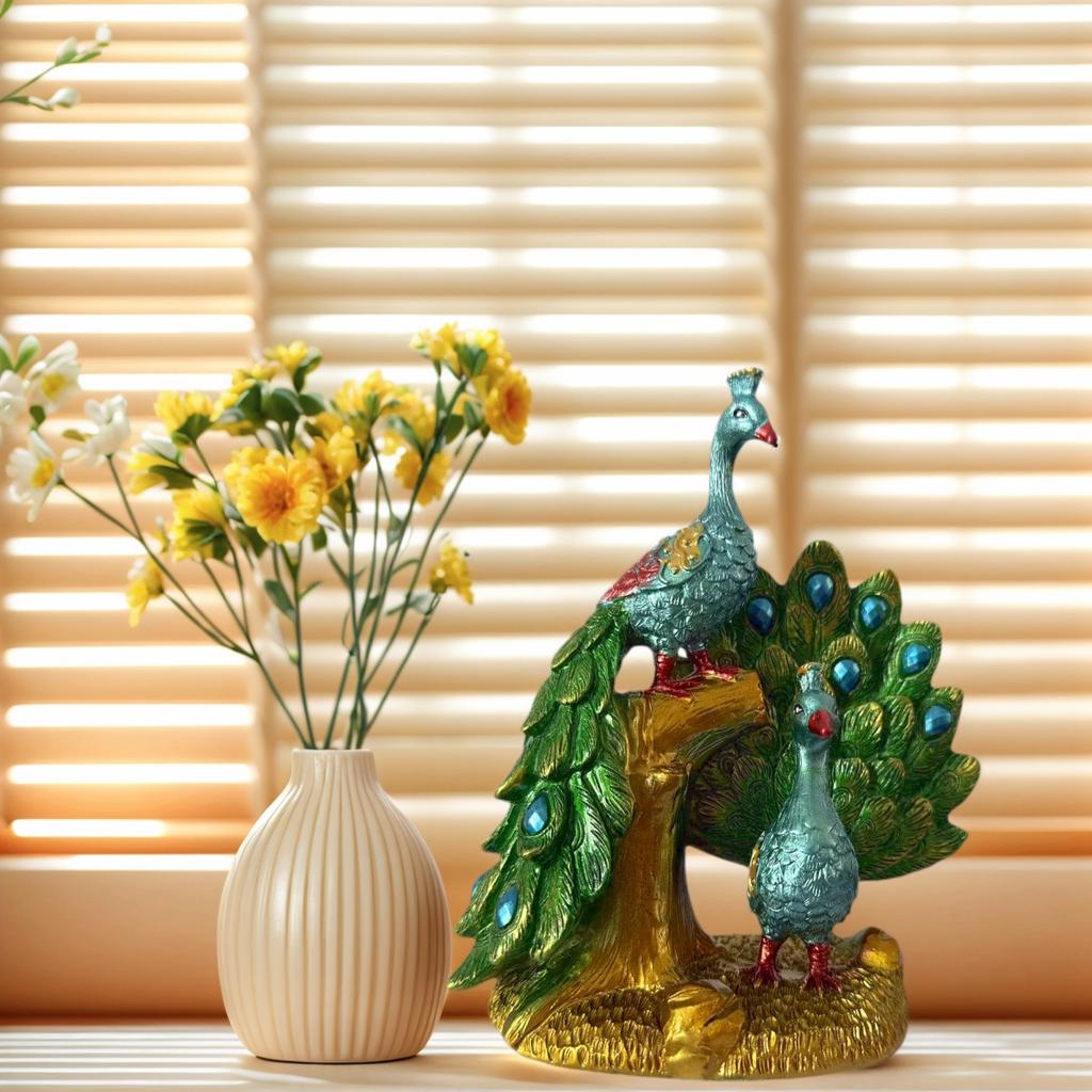 1 Resin Peacock Statue, Lifelike, Perching On a Branch, Suitable for Indoor and Outdoor Decoration. Can Be Used To Decorate Courtyards, Gardens, Ter