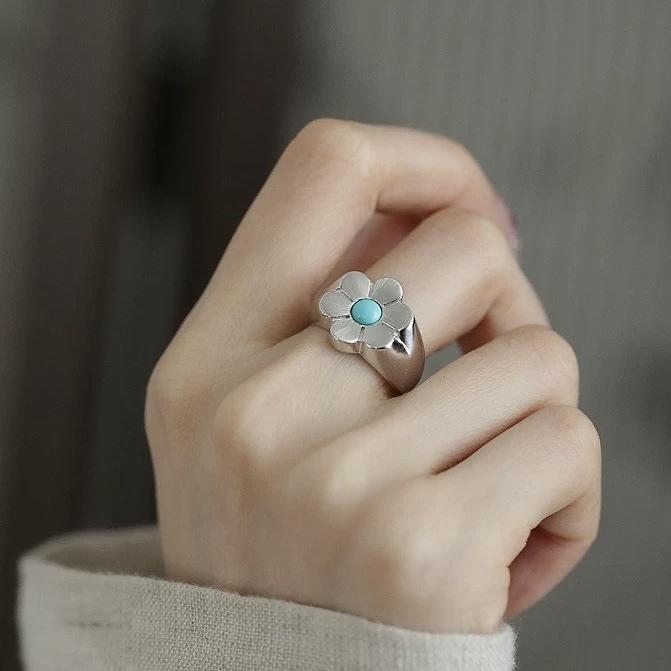Einzigartiger, mit Türkis eingelegter, sechsblättriger Blütenring – Damenring