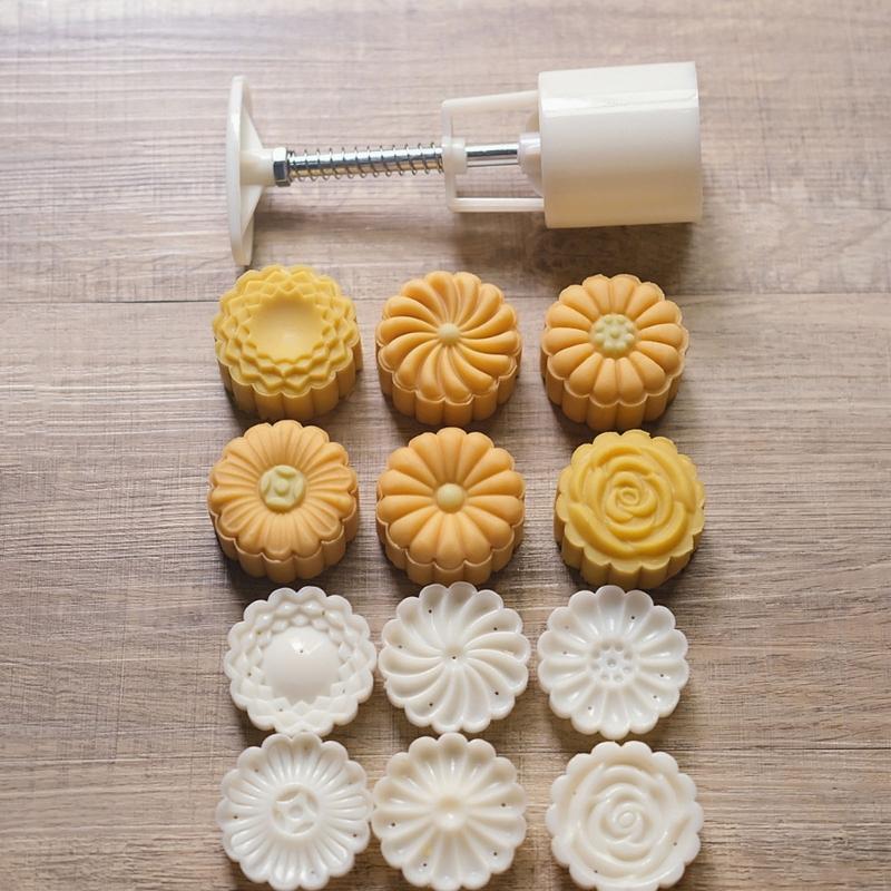 Midautumn Festival Chrysanthemum Cutter Moon Cake Mould Set for Cake Cookie