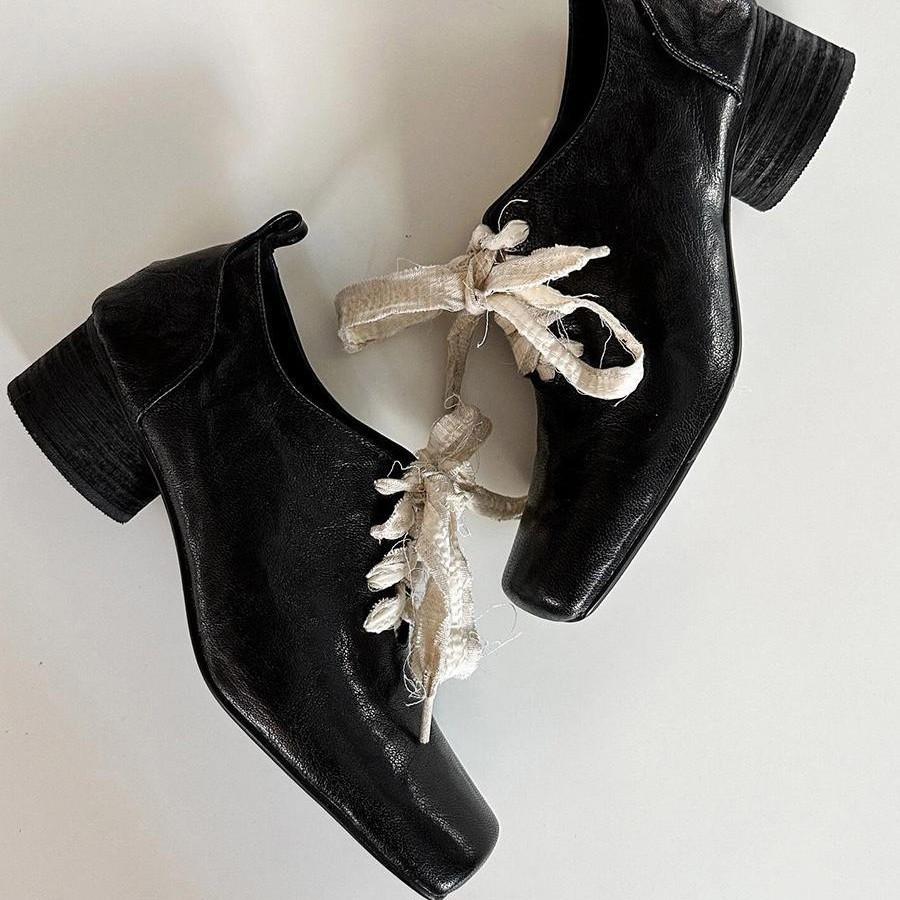 Cowhide version~ retro literary square head small leather shoes high sense thick heel front lace-up outside wear temperament leather single shoes wome