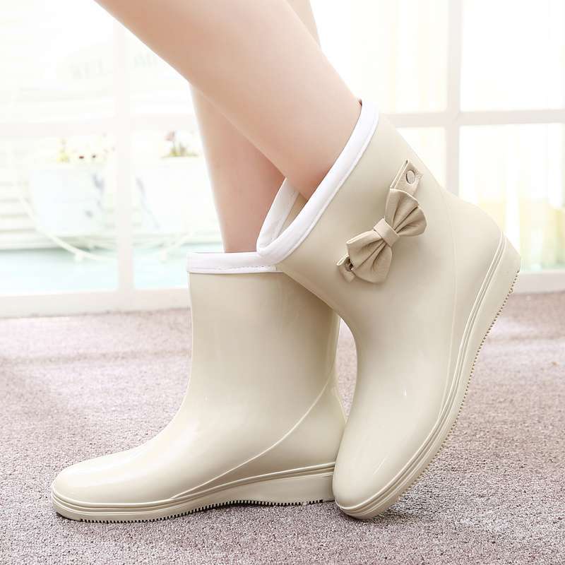 Four Seasons Spring and Autumn Fashion Rain Shoes Women's Rain Boots Korean Short Medium Tube Flat Bottom Non-slip Non-slip Rubber Shoes Overshoes
