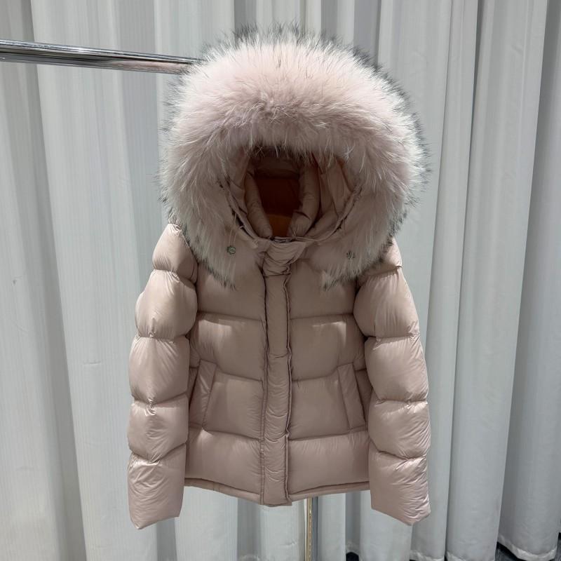 Womens Short Puffer Jacket With Large Raccoon Fur Collar Hooded 90% White Duck Down Winter Coat Small Stature