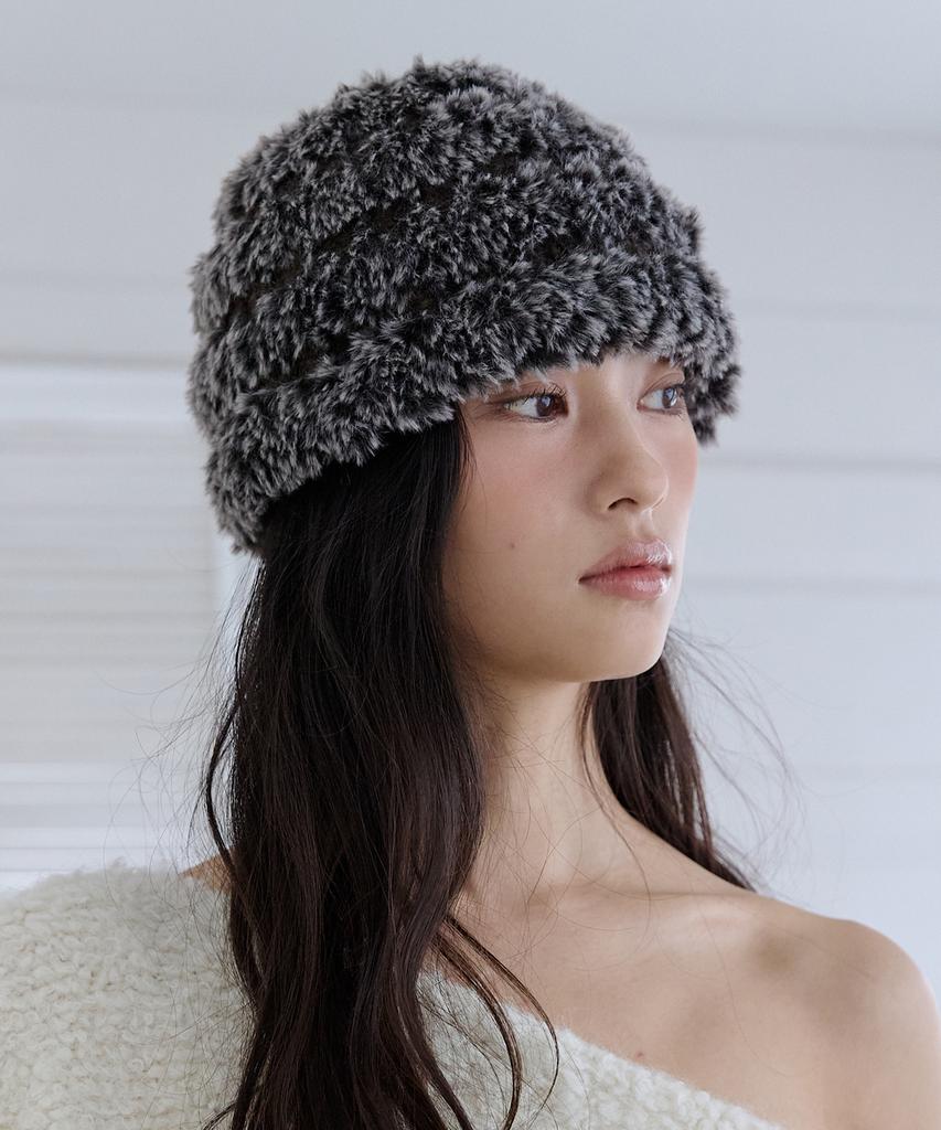 Lomaentinueo Fluffy Fur Beanie (Brown)