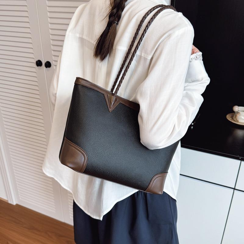 Autumn New Color Matching Large-capacity Tote Bag Niche Fashion Commuting Fashion Shoulder Armpit Bag